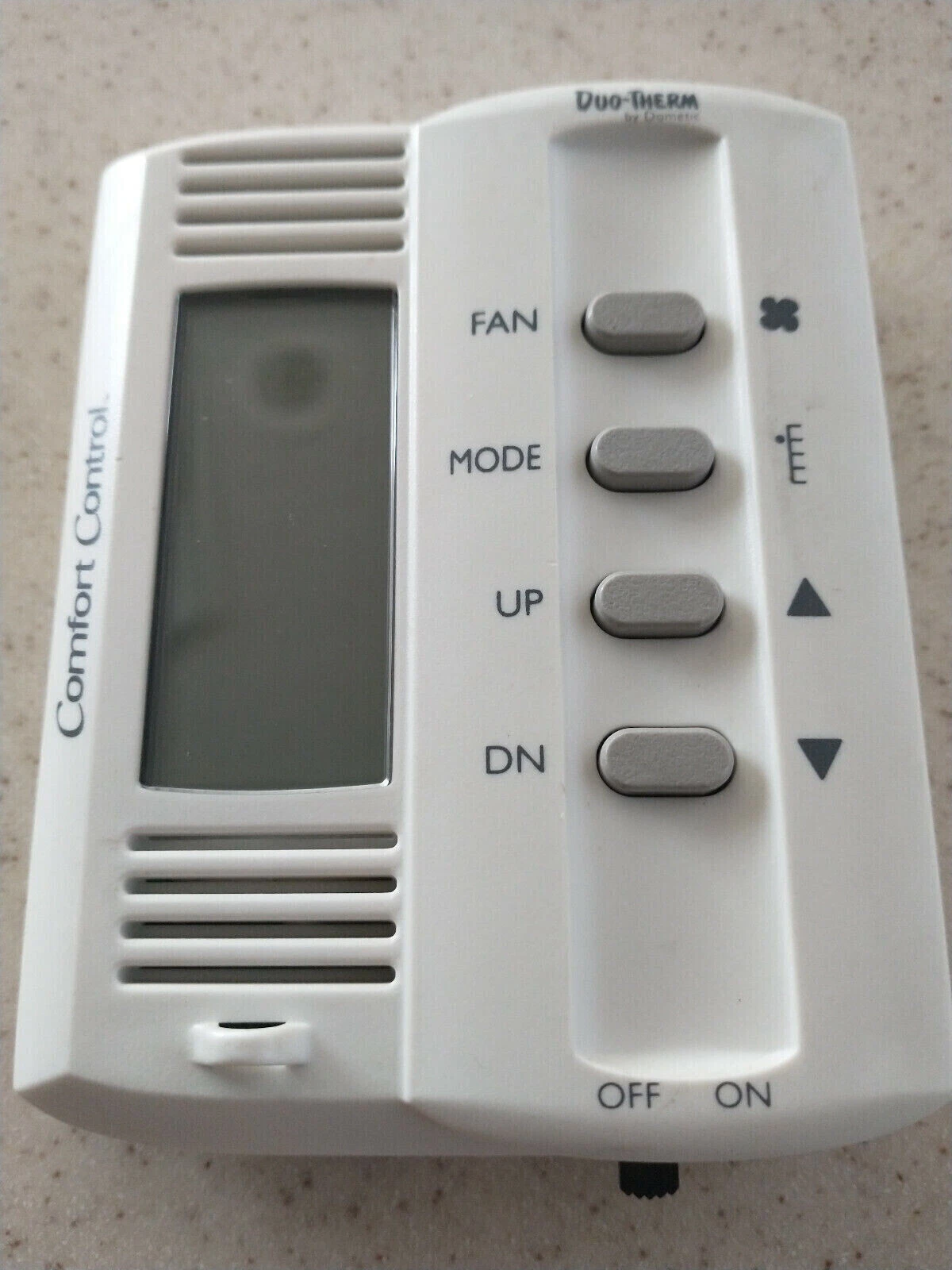 Dometic 4-button thermostat - not compatible